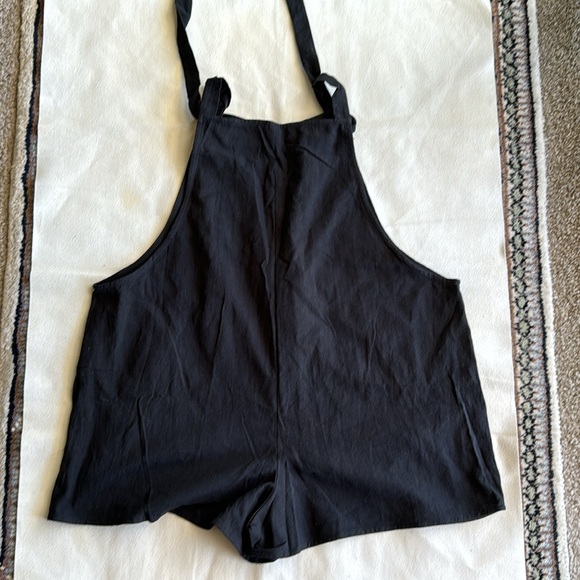 Set Of 2 Sage Green and Black Overall/ Rompers Size 6 - Picture 7 of 7